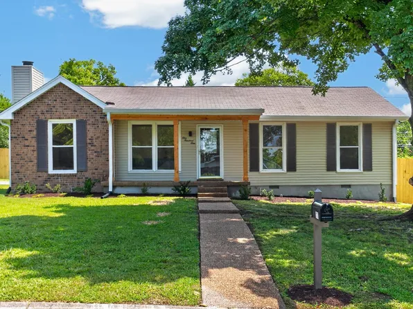 101 Pebble Creek Dr, Hendersonville, TN 37075
