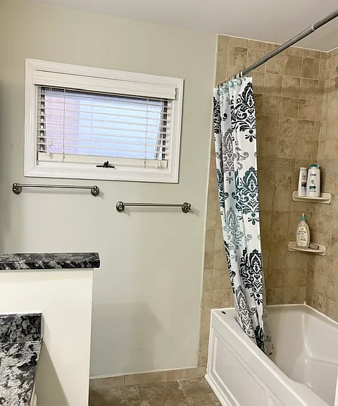 1105 N Taylor St — Photo 32
