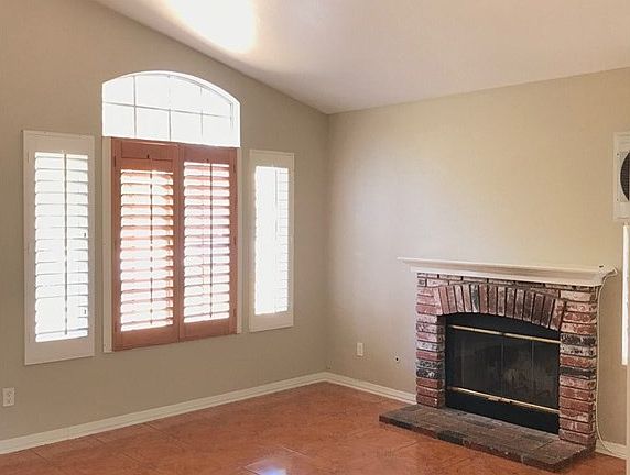 3rd image of 12920 Fontainebleau Dr