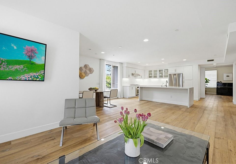 1st image of 587 Rockefeller