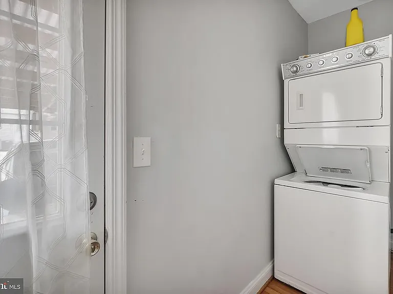1513 S Charles St — Photo 15