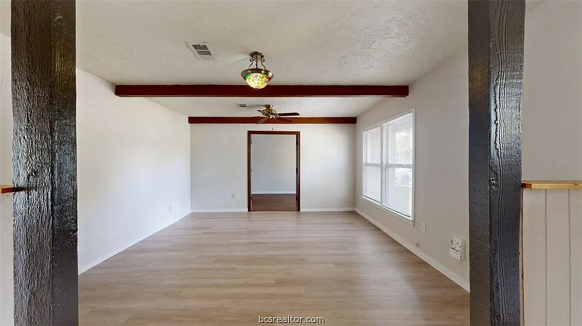 3 bed, 2.0 bath, 1646 sqft, $1,800 — Photo 3