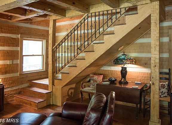 4th image of 421 Leathers Ln