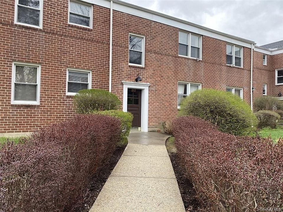 2nd image of 217 S Broadway APT 3