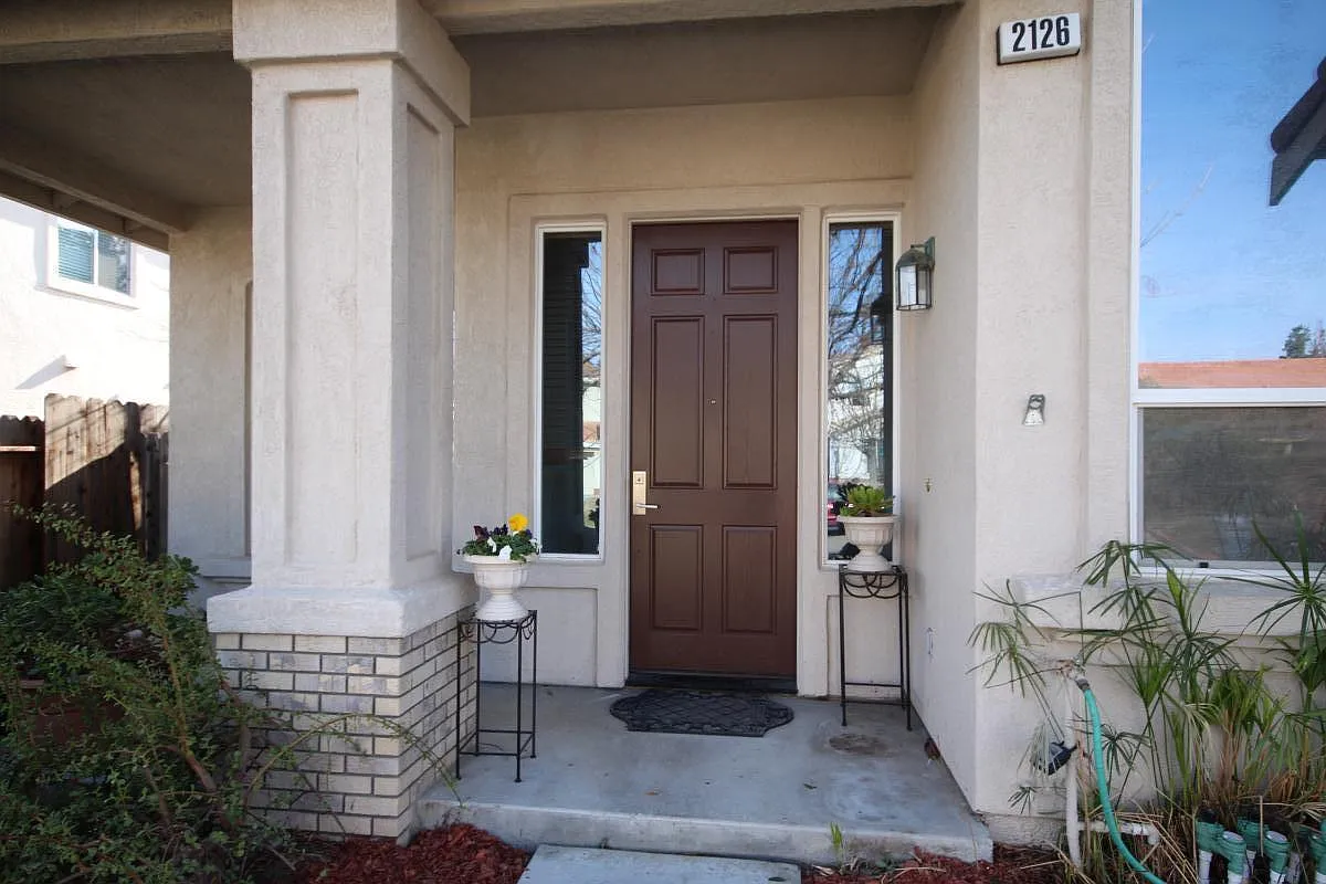 3 bed, 1866 sqft, $3,180 — Photo 1