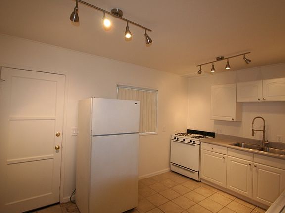 5th image of 4430 Haines St