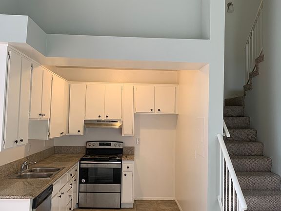 3rd image of 17450 Burbank Blvd #220