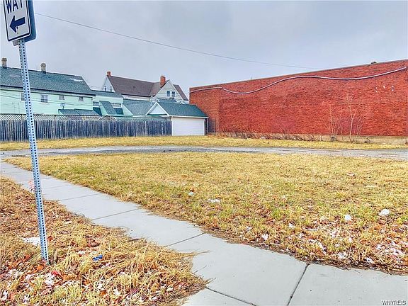 3rd image of 846 William St