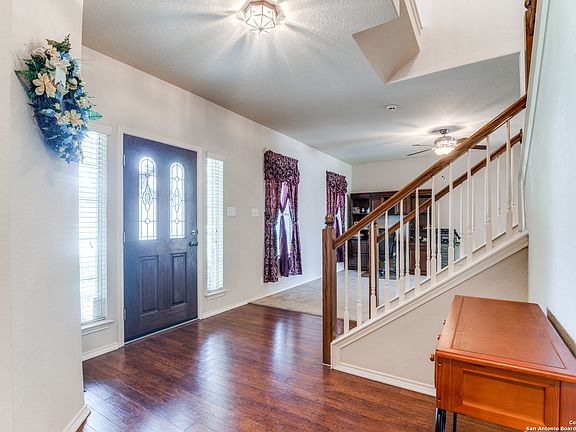 4th image of 132 YEAGER CIR