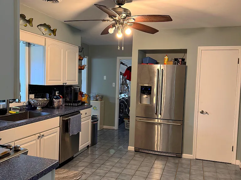 345 W Palmyra Dr — Photo 3