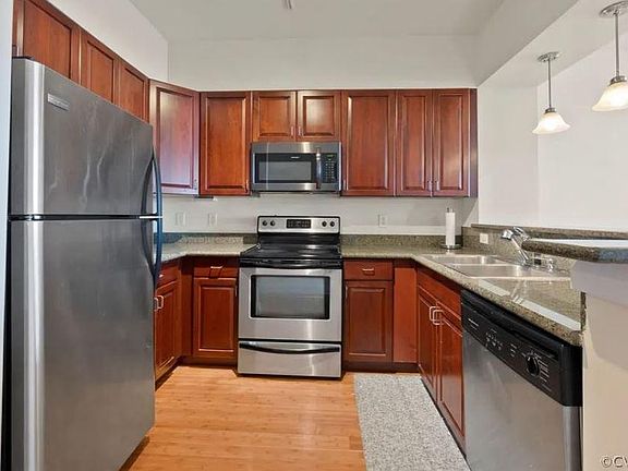 4th image of 1333 W Broad St #U414