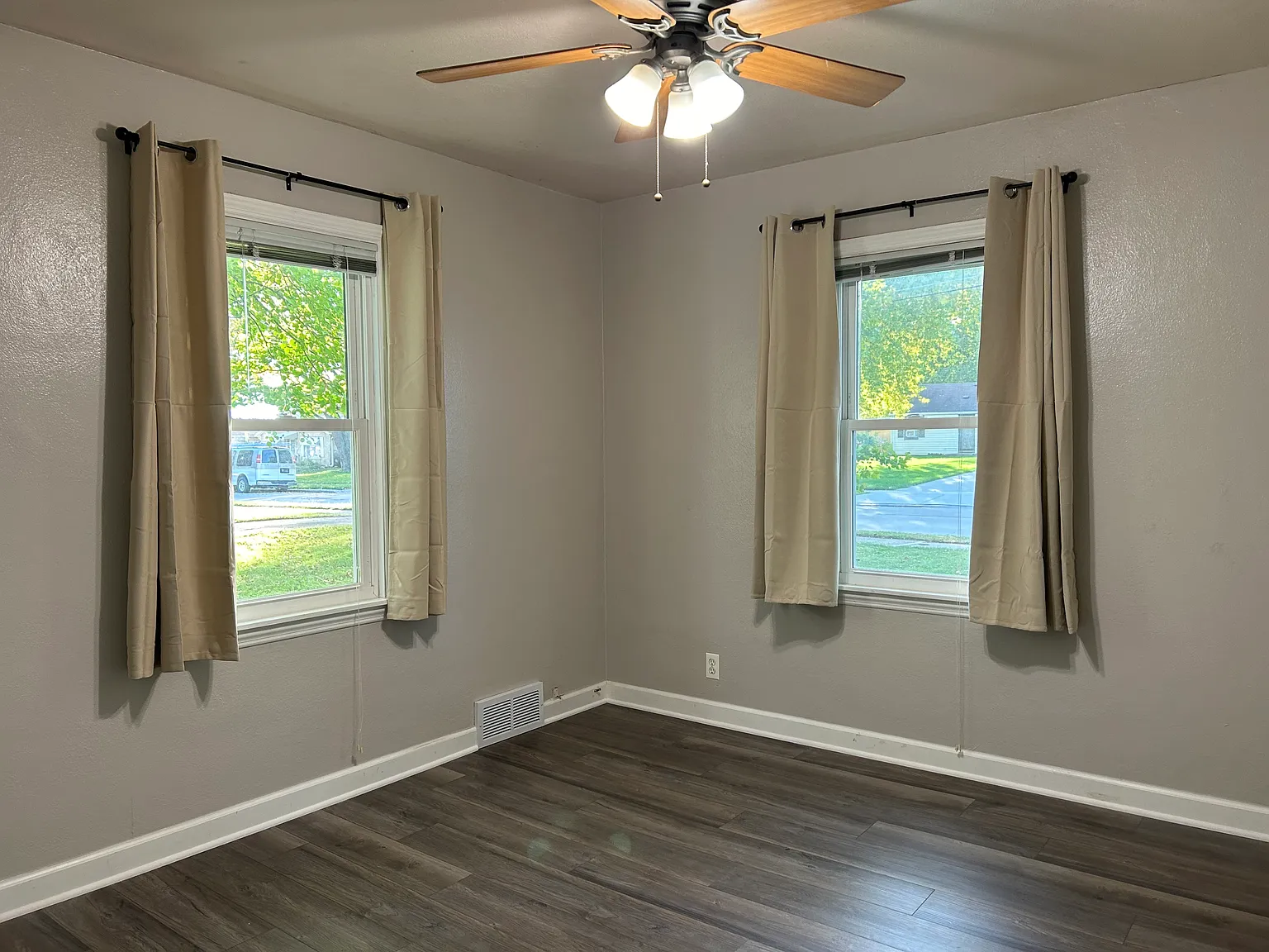 3 bed, 1080 sqft, $2,095 — Photo 1
