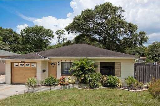 Home for Sale in St Petersburg, FL $185,000