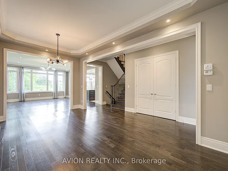 102 Joseph Hartman Cres — Photo 17