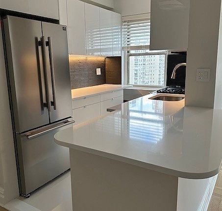 4th image of 301 E 66th St APT 17F