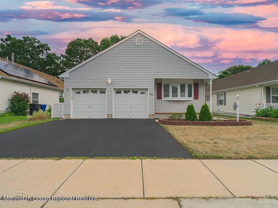 1st image of 1449 Petunia Way S