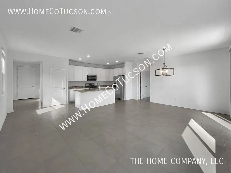 Modern Comfort and Style at 5560 W Tumacacori Trail Newly Built 3-Bedroom Home in Tucson — Photo 4