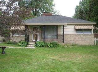 738 Golfview St, Algonac, MI 48001
