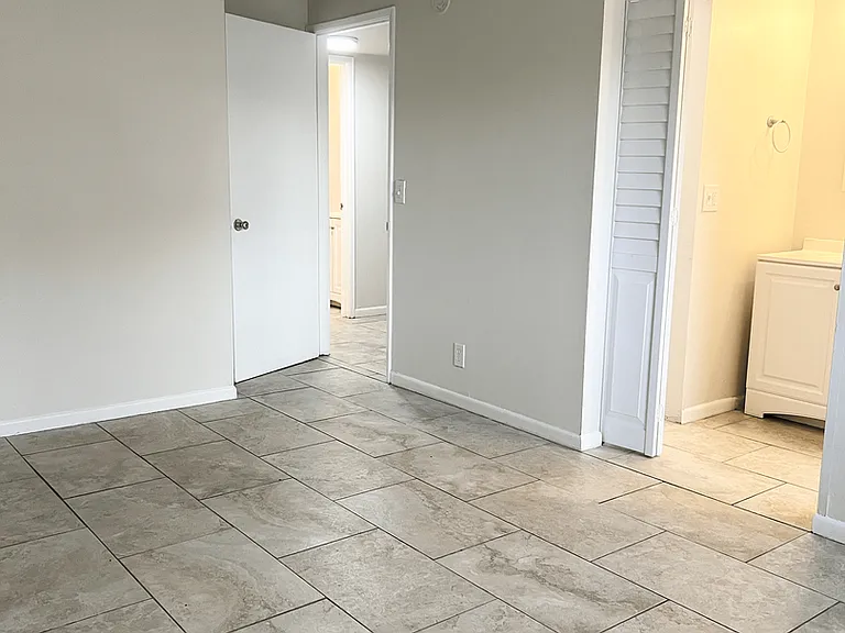 1911 N Haverhill Rd #11 — Photo 13