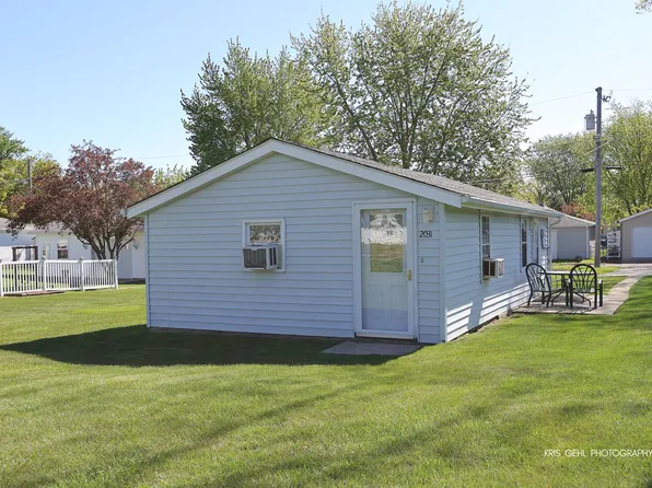2031 Gilboa Ave, Zion, IL 60099