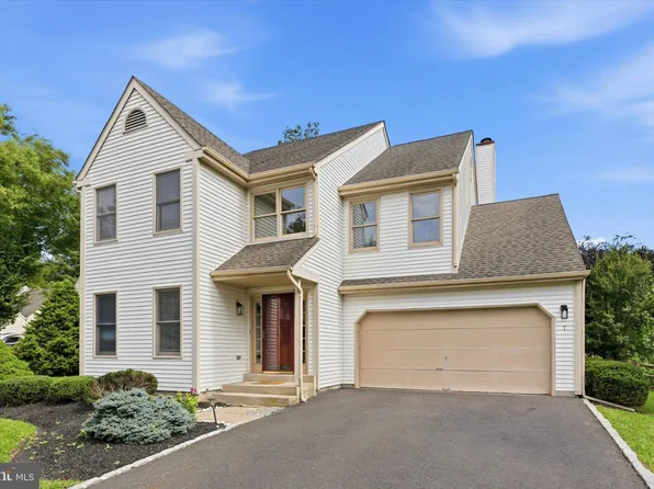 7 Ruby Ct, Newtown, PA 18940