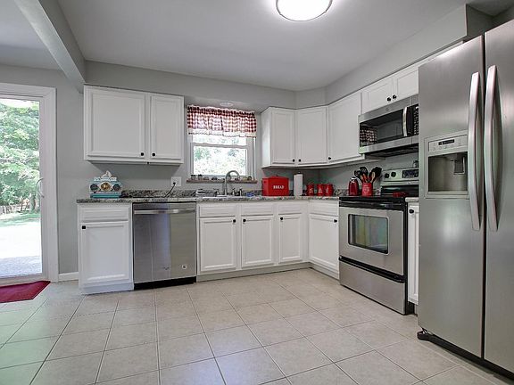4th image of 6041 Catherine Dr