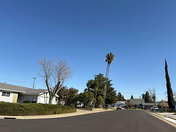 4th image of 9033 Alderson Ave