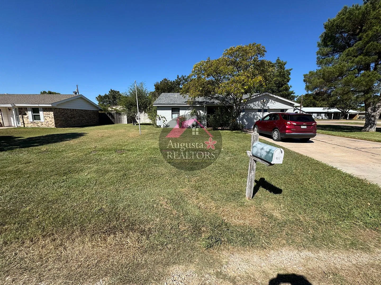Charming home in Clyde — Photo 3