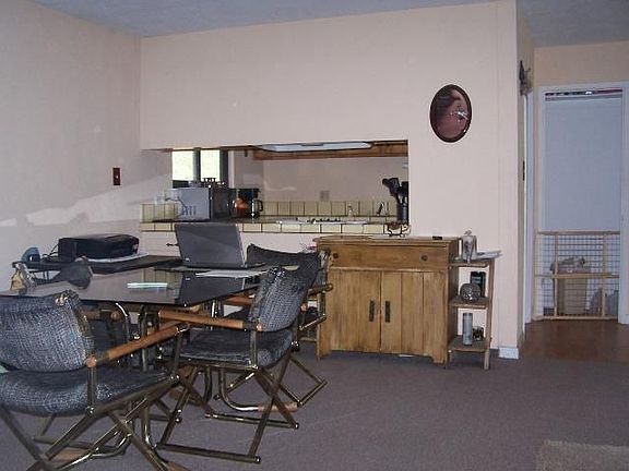3rd image of 704-565 Bangham Ln