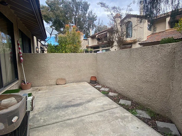 17 Rock Cliff Pl — Photo 5