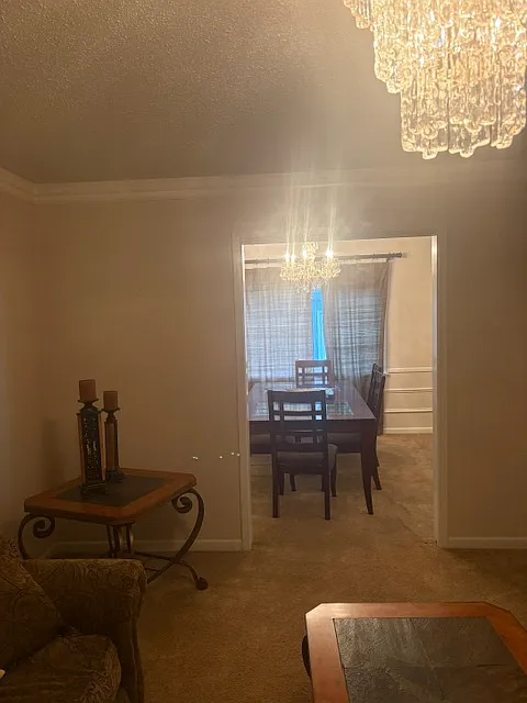 4 bed, 2.5 bath, 2300 sqft, $2,300 — Photo 4