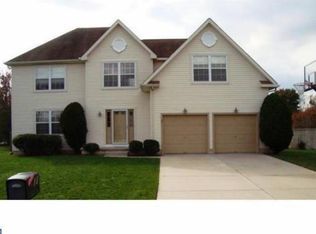 20 Cherrywood Ct, Cherry Hill, NJ 08003