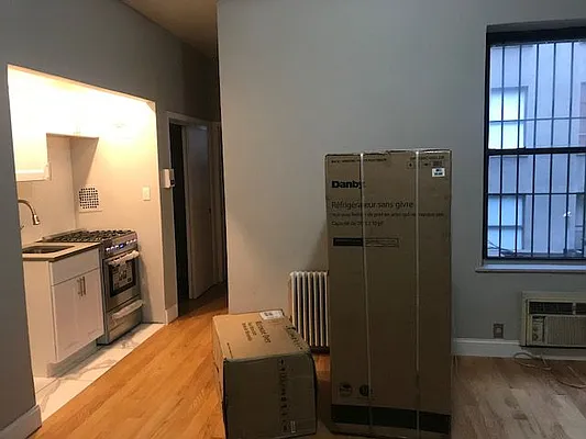 Rented by Salon Realty Corp | media 6