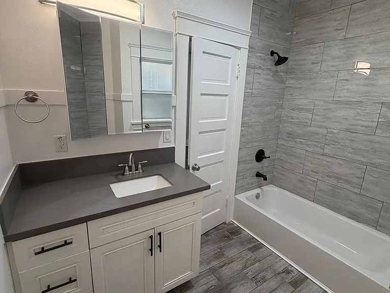 245 Linden Ave — Photo 15