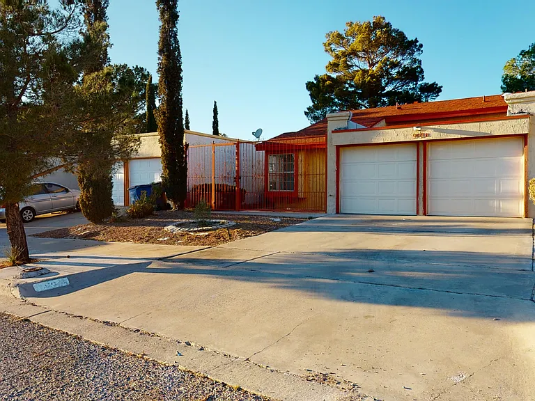 909 Tepic Dr #B — Photo 2