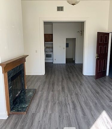 2nd image of 1405 Gough St APT 3