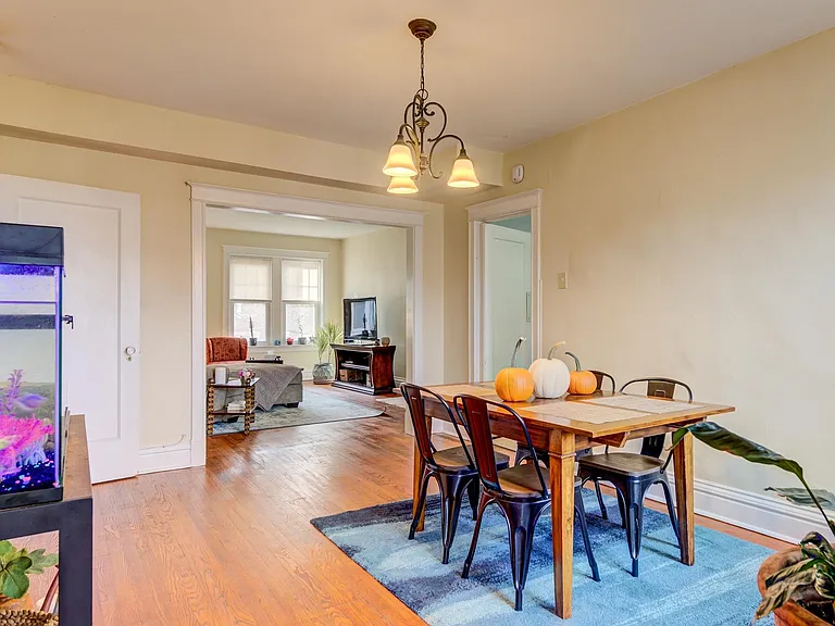 6331 Southwood Ave #2E — Photo 7