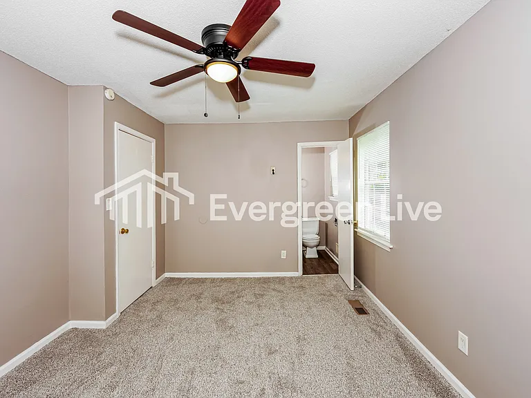 1701 Patricia Cir — Photo 10
