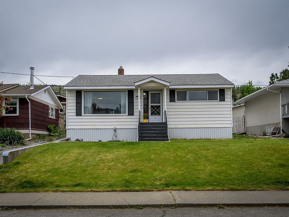 1st image of 743 Douglas St