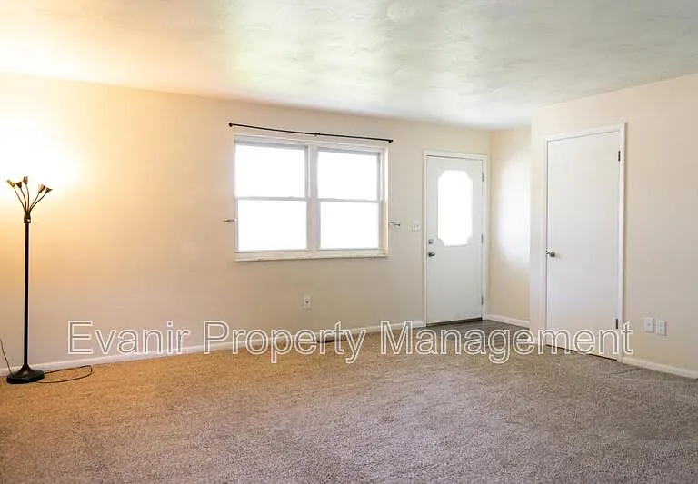 790 Branford Rd — Photo 5
