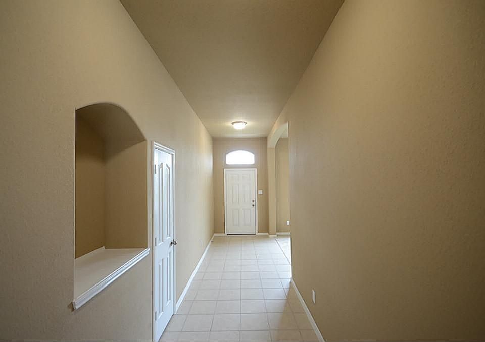 1st image of 22215 Thresher Ct
