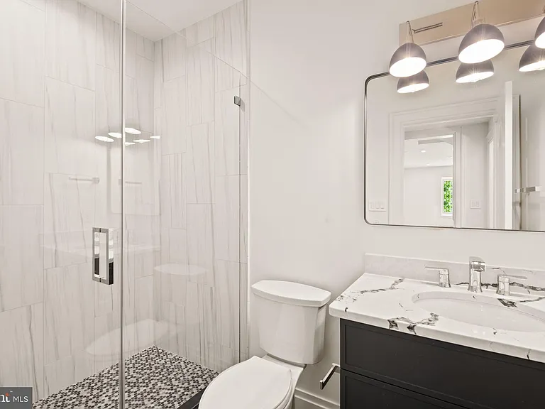 5022 Cathedral Ave NW — Photo 42