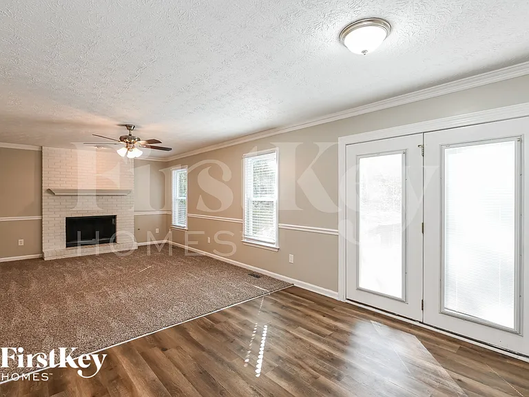 1817 Emerson Lake Cir — Photo 2