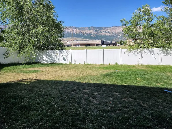 2150 N Pebble Brook Dr, Pleasant View, UT 84404