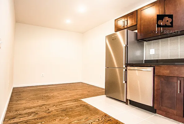 Rented by Jonis Realty | media 9