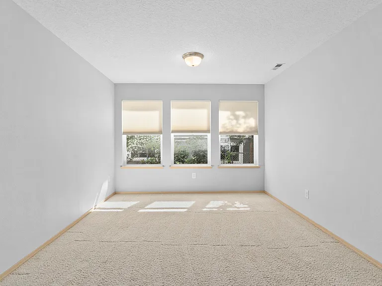 3823 S Mead St — Photo 7