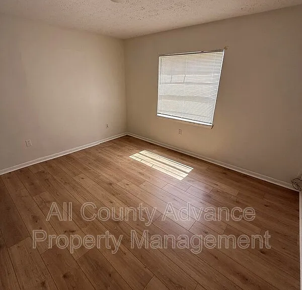 4911 E Temple Heights Rd #B — Photo 4