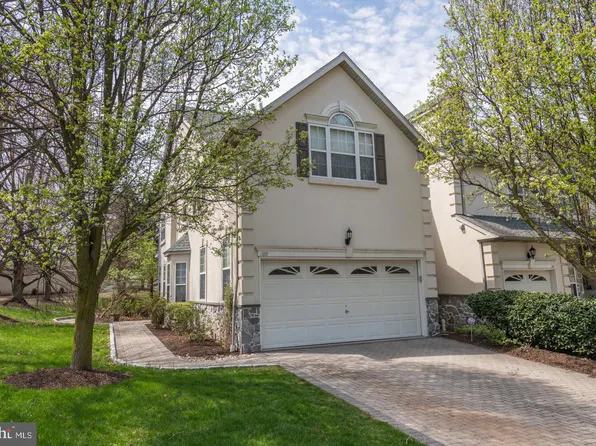 309 Meadow View Ln, Lansdale, PA 19446