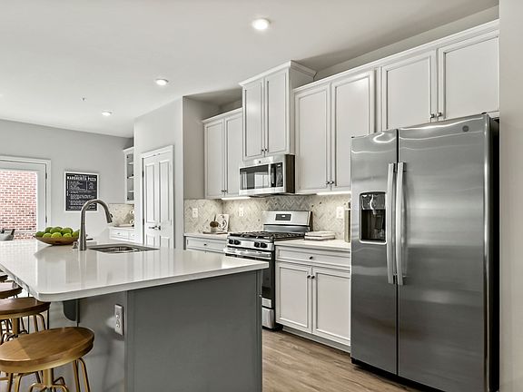 Strauss Urban 4 Story