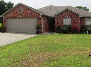 5421 Robin Rd, Durant, OK 74701